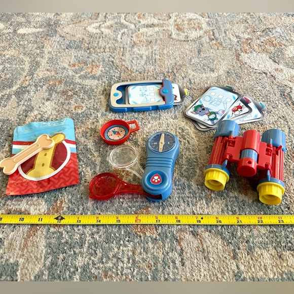 Melissa & Doug PAW Patrol Pup Pack Backpack Adventure Gear Toddler Kids Playset - Picture 2 of 3